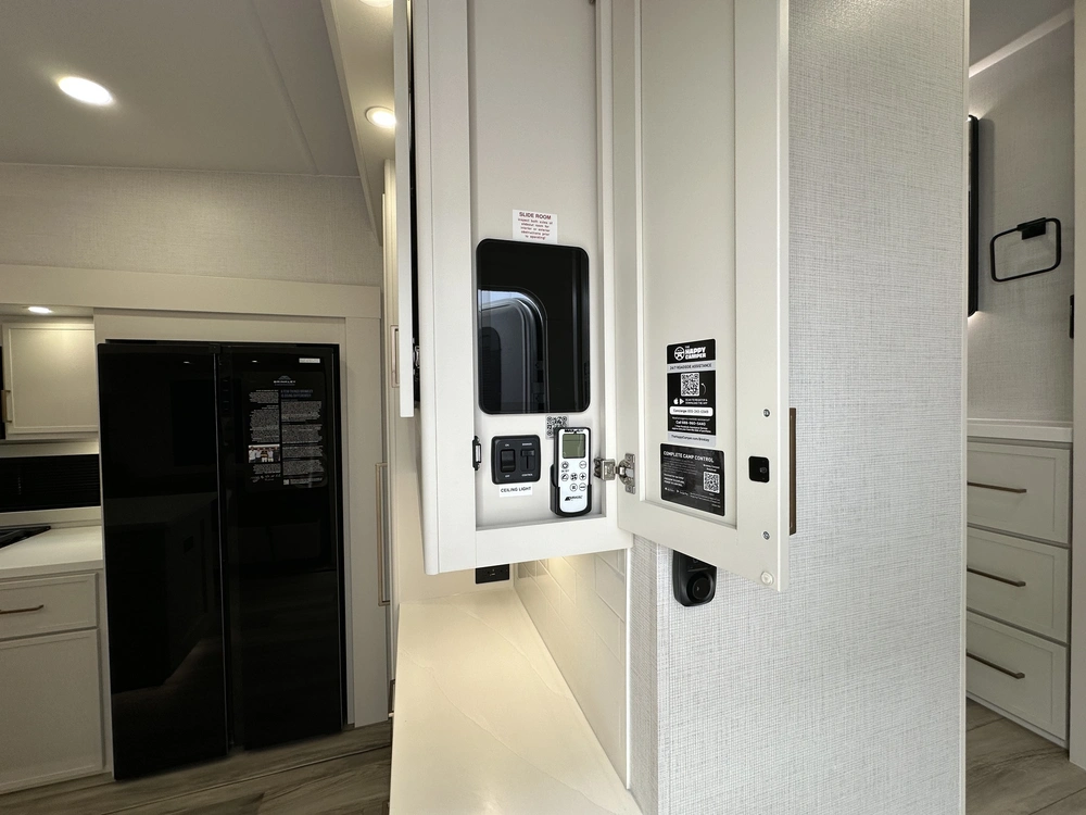 2027 Brinkley Rv Z3100 alt