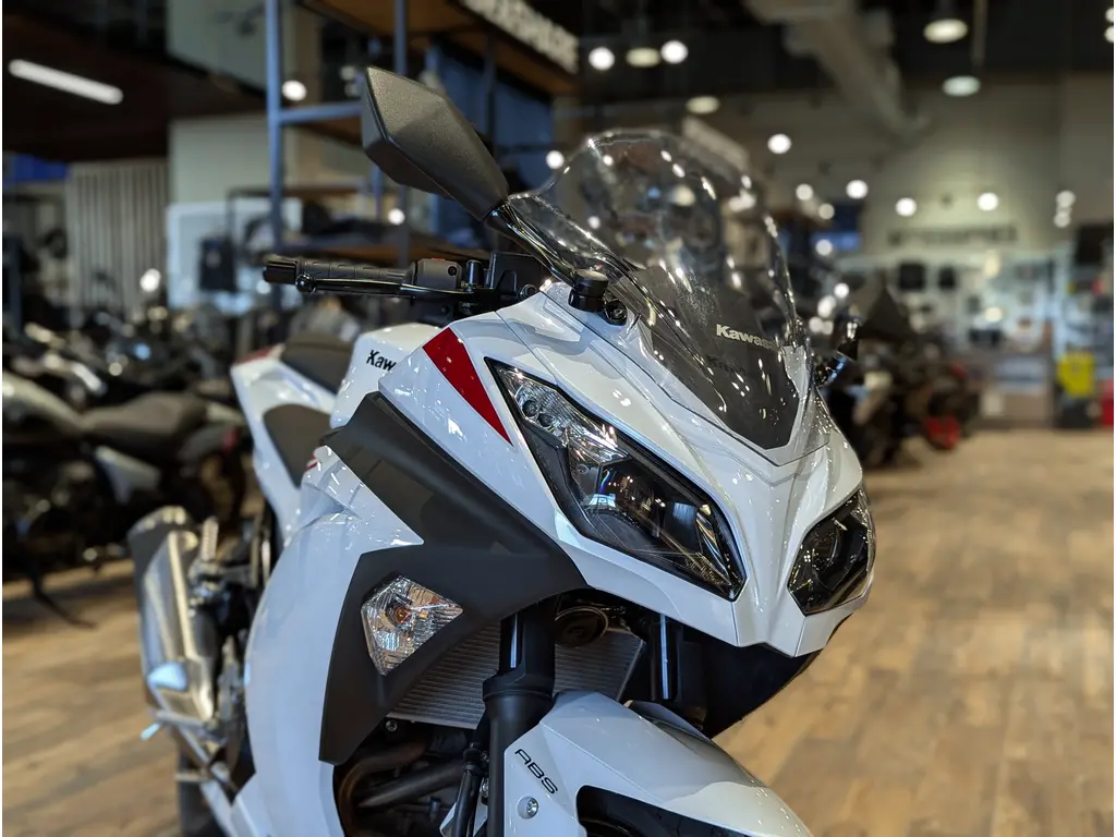 New 2026 Kawasaki Ninja 300 ABS // Pearl Blizzard White in