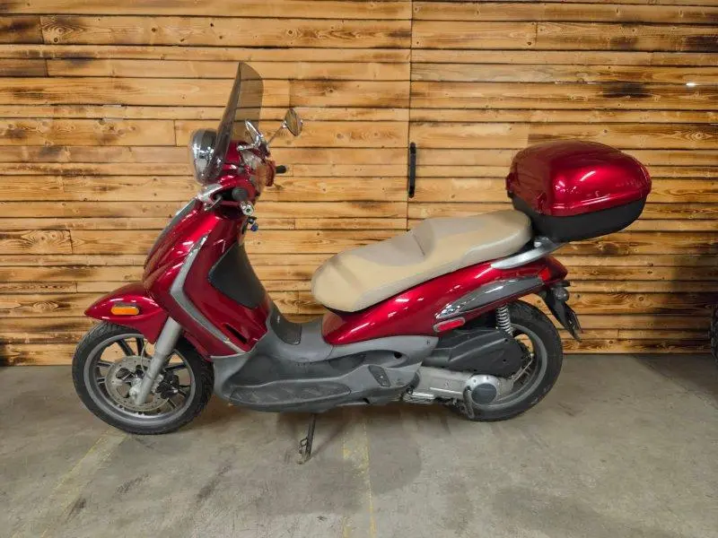 Piaggio BV300 2012