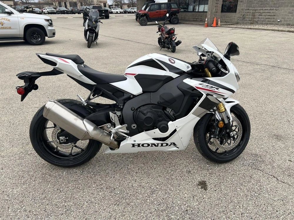 2026 Honda Cbr1000rr alt