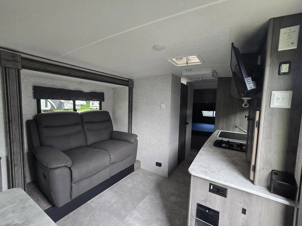 Coachmen Apex 231rds 2020 alt