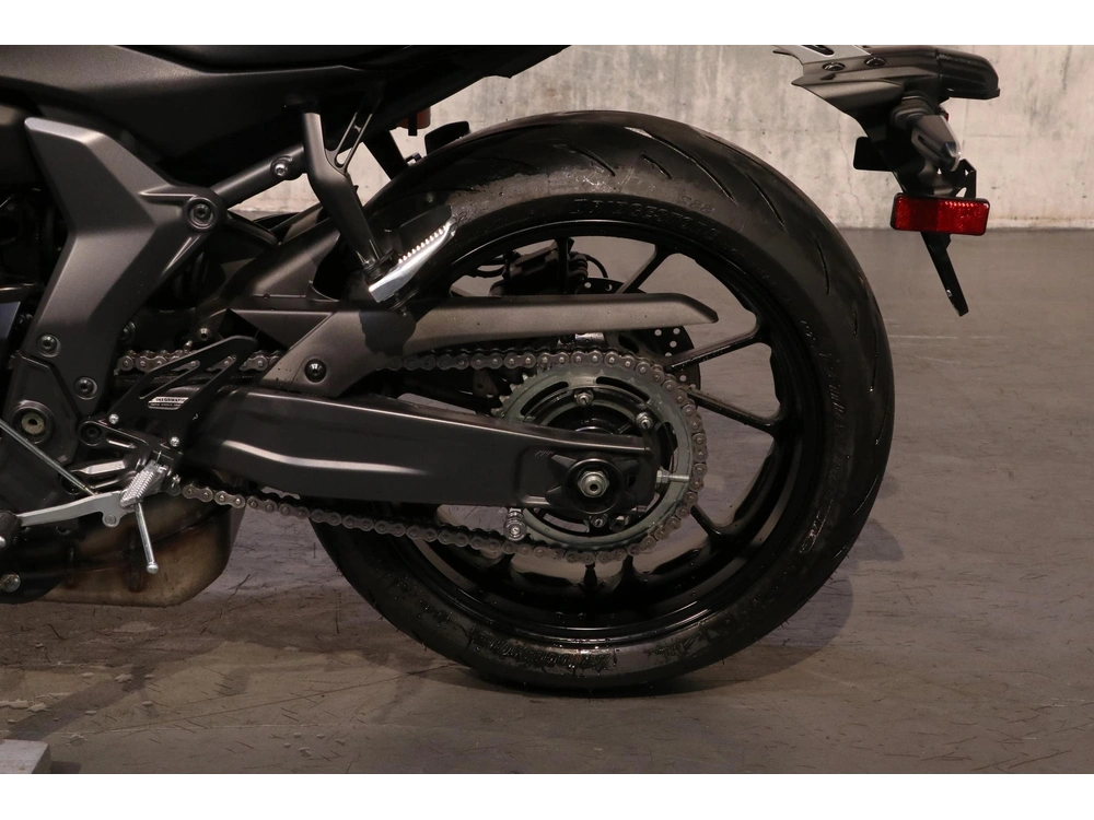 Yamaha Yzf-r7 2025 alt