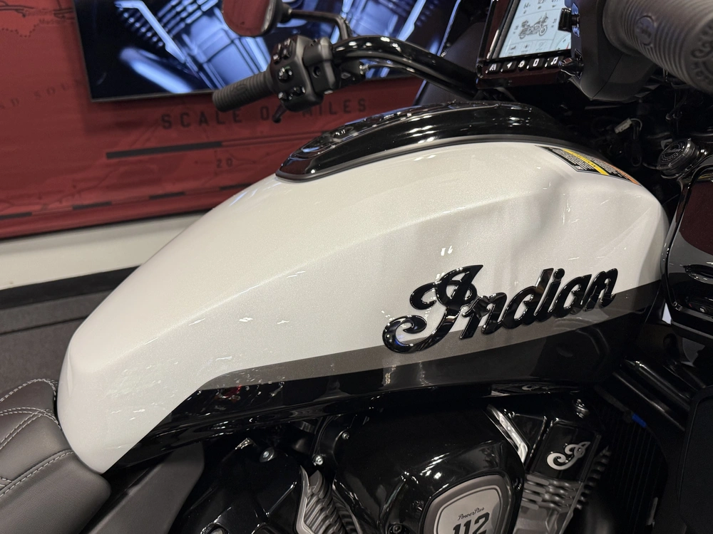 2026 Indian Motorcycle Pursuit Dark Horse 112 alt
