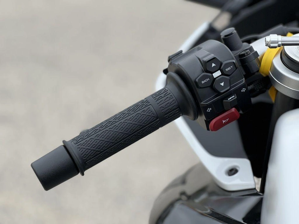 2026 Cfmoto 675ss alt