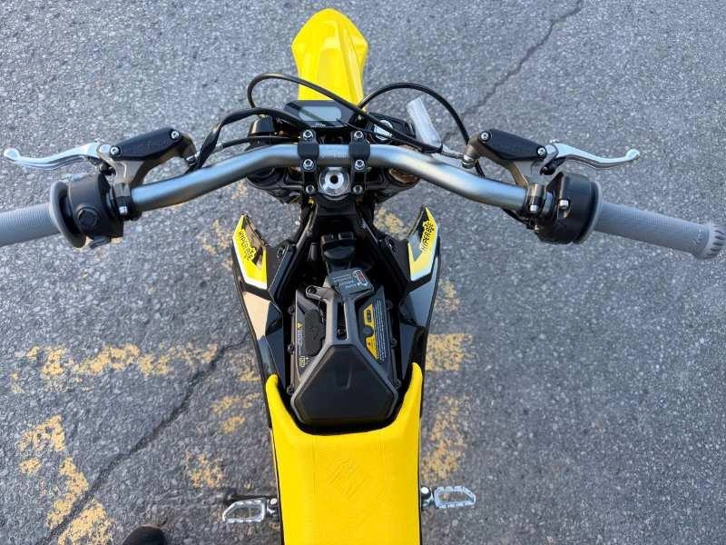 Surron Hyper Bee 2026 alt