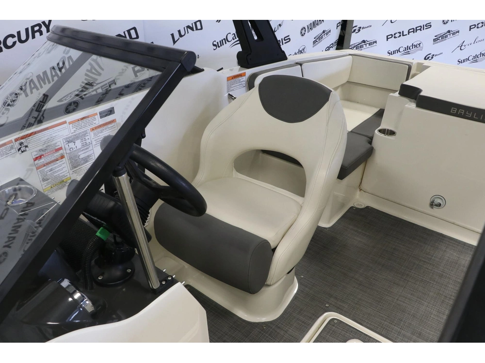 Bayliner Vr4 2018 alt