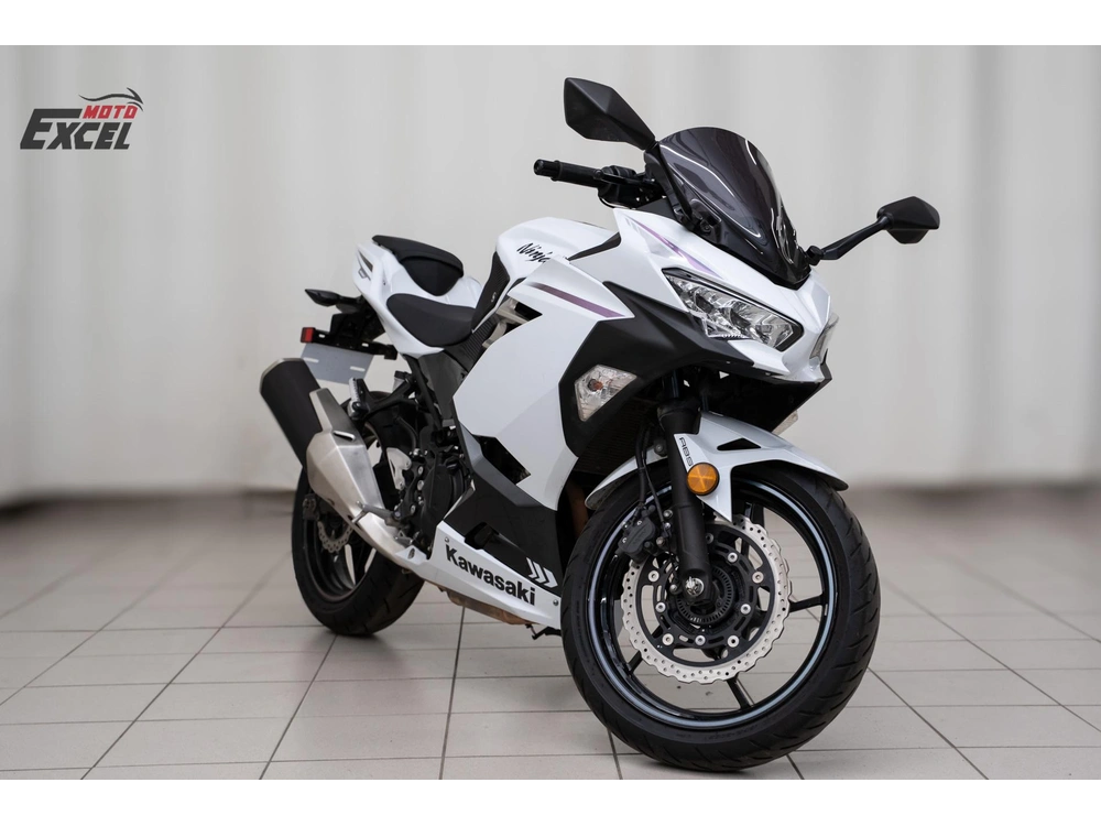 Kawasaki Ninja 400 2023 alt