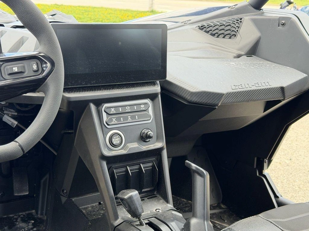 2026 Can-am Maverick X3 Max X Ds Turbo Rr Triple Black_4.5 In alt