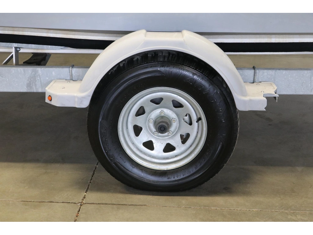 Bayliner Vr4 2018 alt
