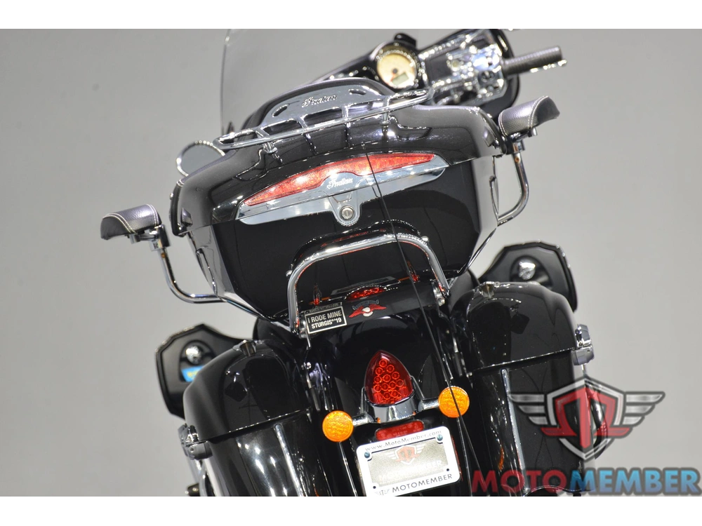 2019 Indian Motorcycle Roadmaster alt