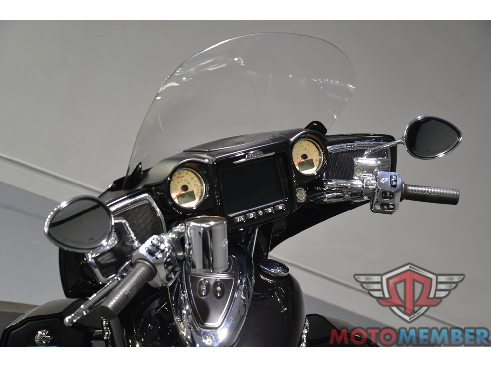 2019 Indian Motorcycle Roadmaster alt
