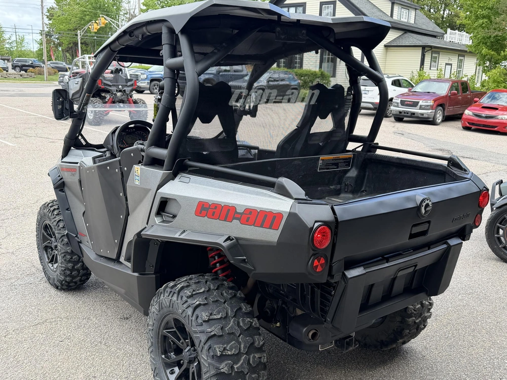 2017 Brp Commander Xt 800r (ca) alt