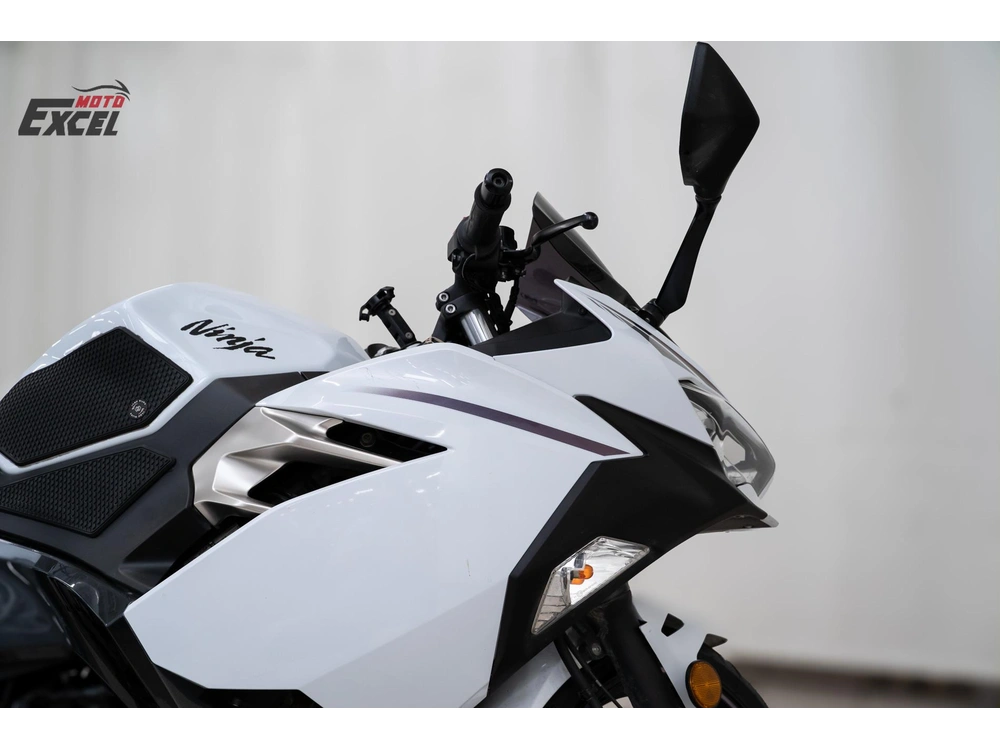 Kawasaki Ninja 400 2023 alt