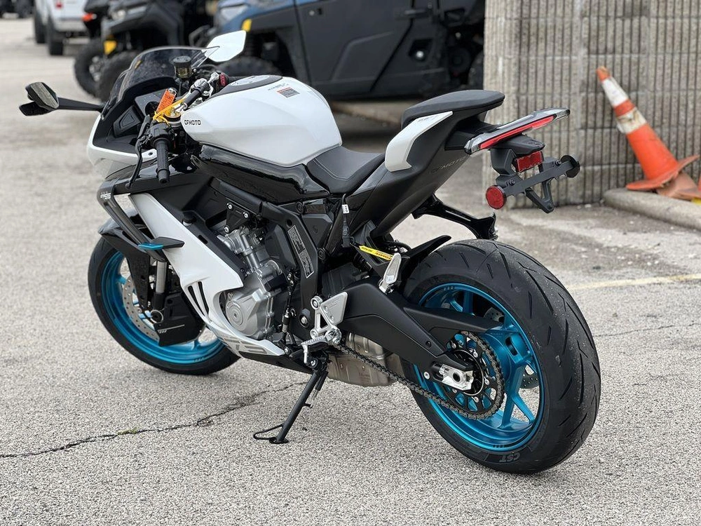 2026 Cfmoto 675ss alt