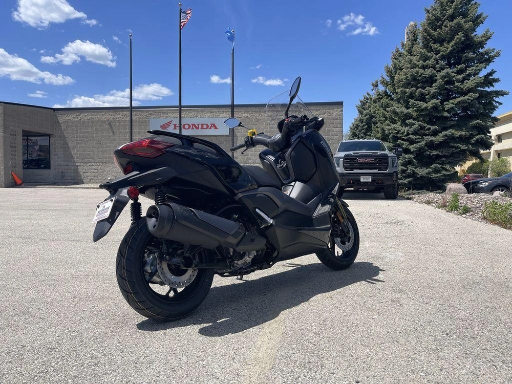 2026 Yamaha Xmax alt