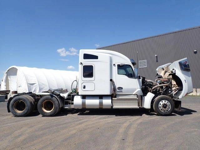 Kenworth W990 2023