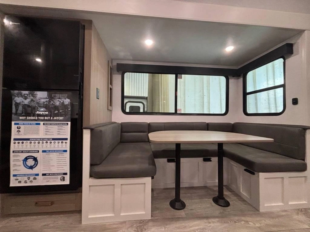 Jayco Eagle 28bhu 2027 alt