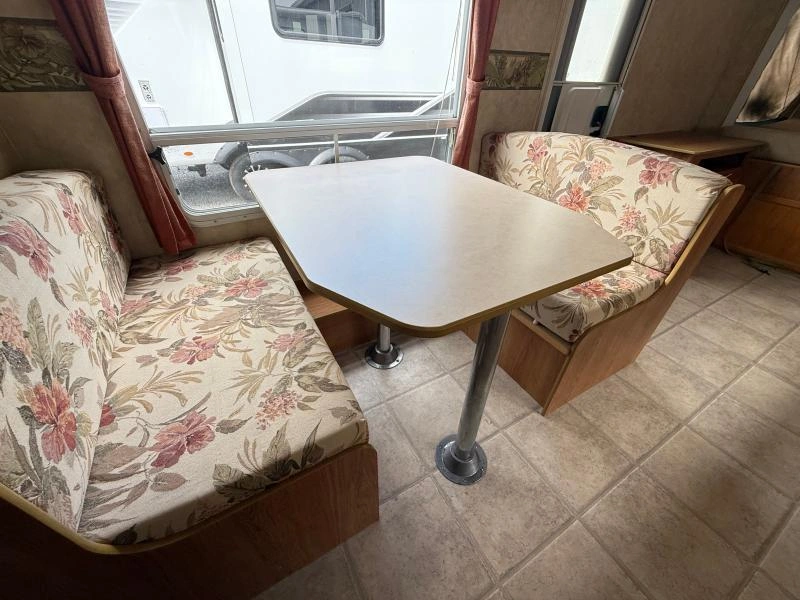 2006 Jayco Jay Feather 25e alt