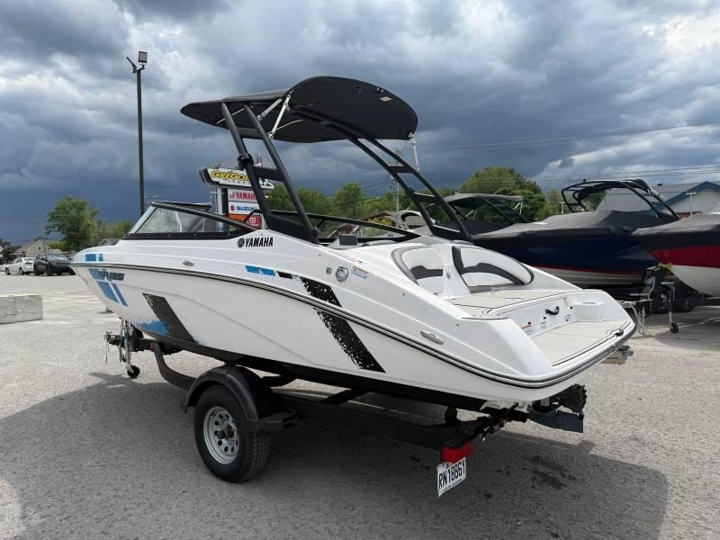 2022 Yamaha Ar195 alt