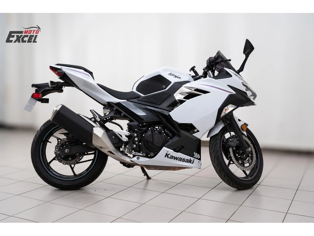 Kawasaki Ninja 400 2023 alt