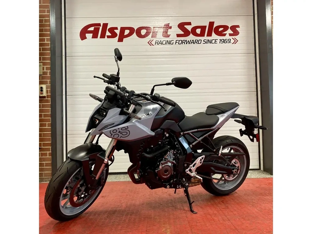 2025 Suzuki Gsx 8s alt