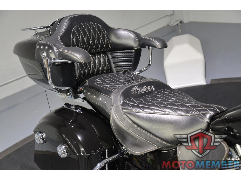 2019 Indian Motorcycle Roadmaster alt