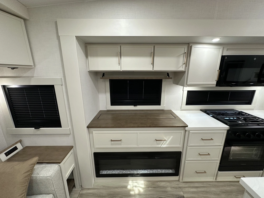 2027 Brinkley Rv Z3100 alt