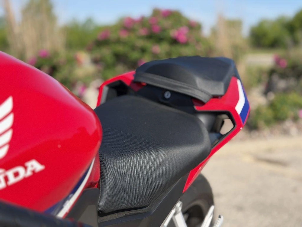 2025 Honda Cbr500r alt