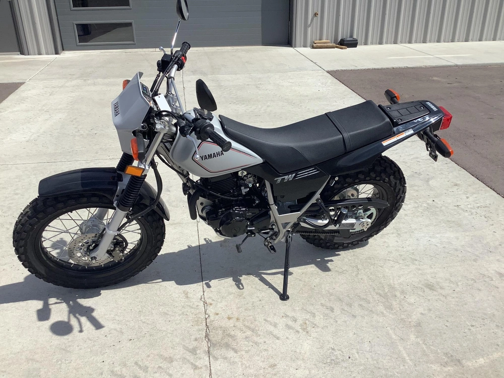2025 Yamaha Tw200 alt