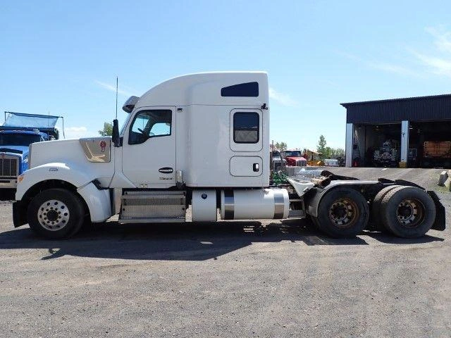 Kenworth W990 2023