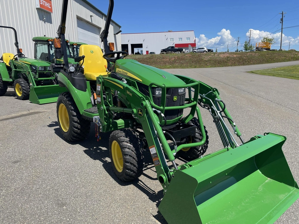 2026 John Deere 2025r alt