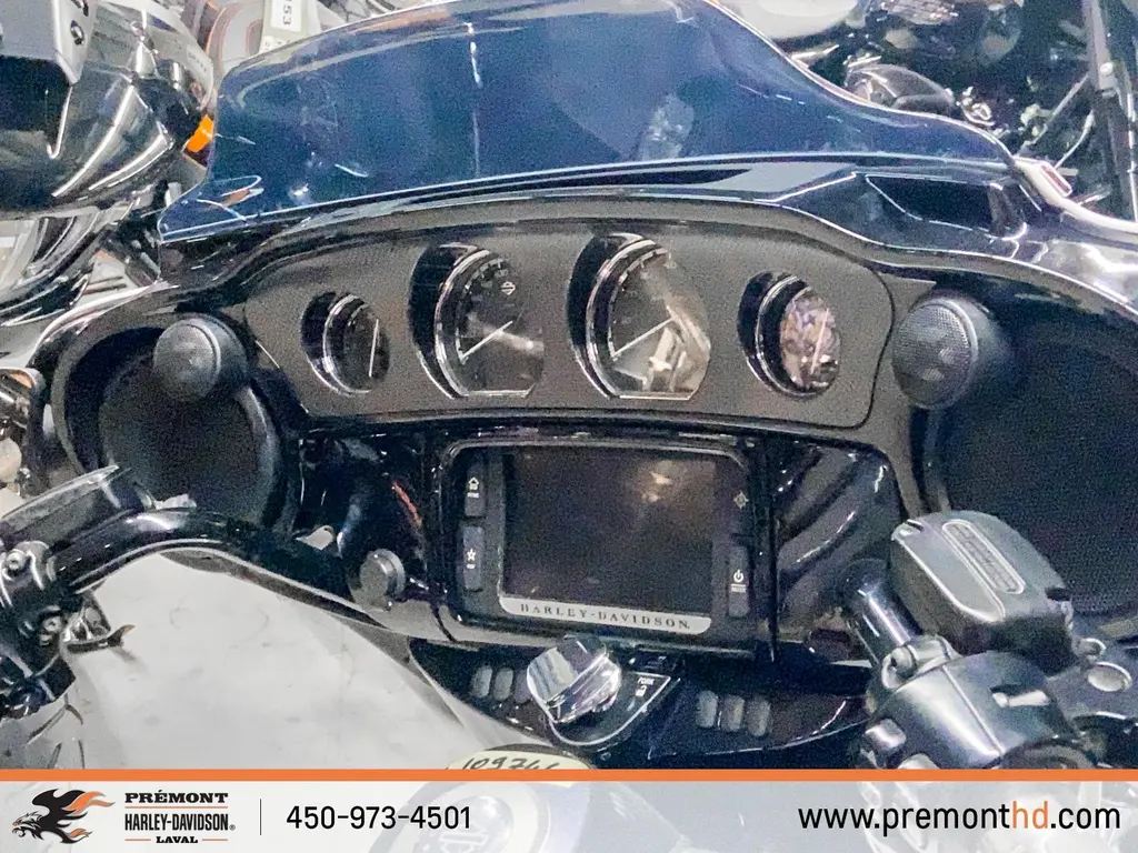 Harley-Davidson CVO Street GlideFLHXSE 2016
