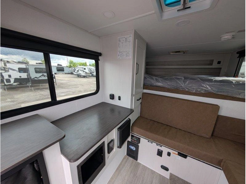 Palomino Real Lite Ove780h 2026 alt