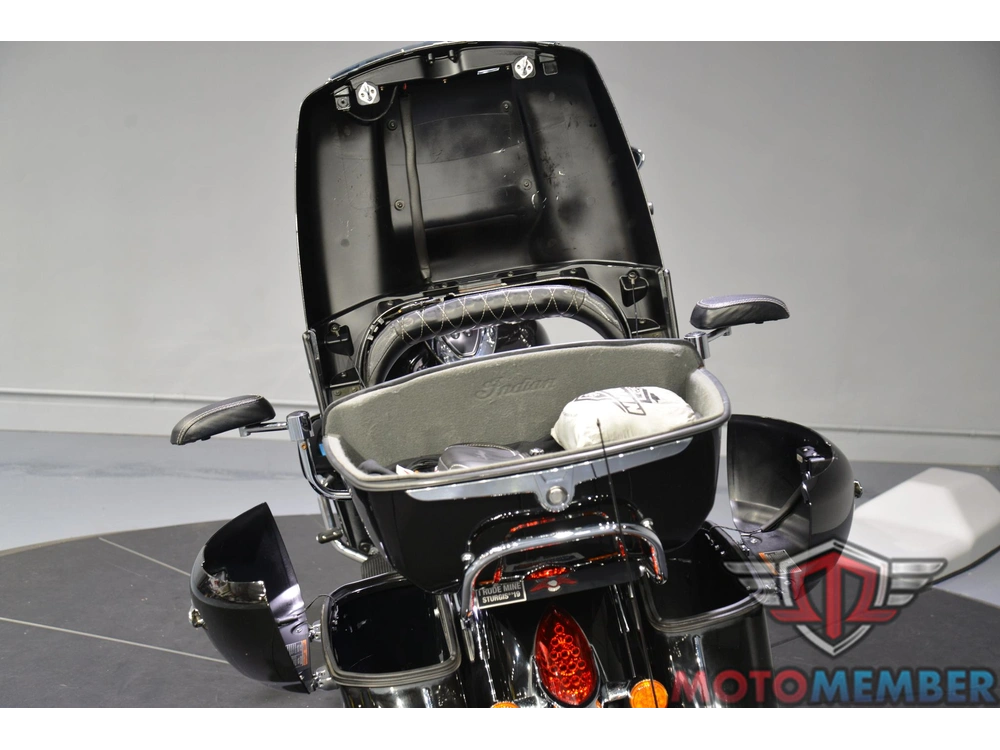 2019 Indian Motorcycle Roadmaster alt