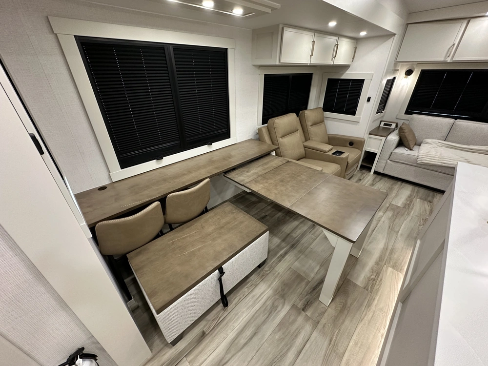 2027 Brinkley Rv Z3100 alt