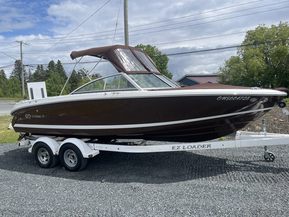 2015 Cobalt Boats 220s alt