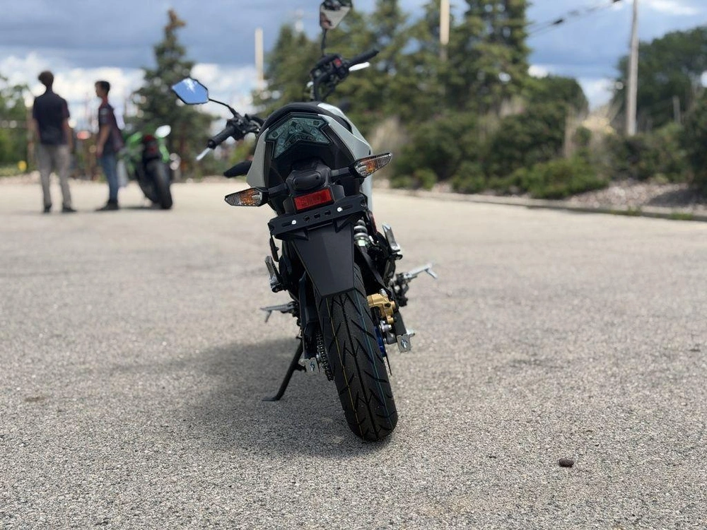 2026 Kawasaki Z125 Pro alt