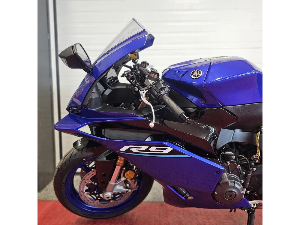 2026 Yamaha Yzf R9 alt