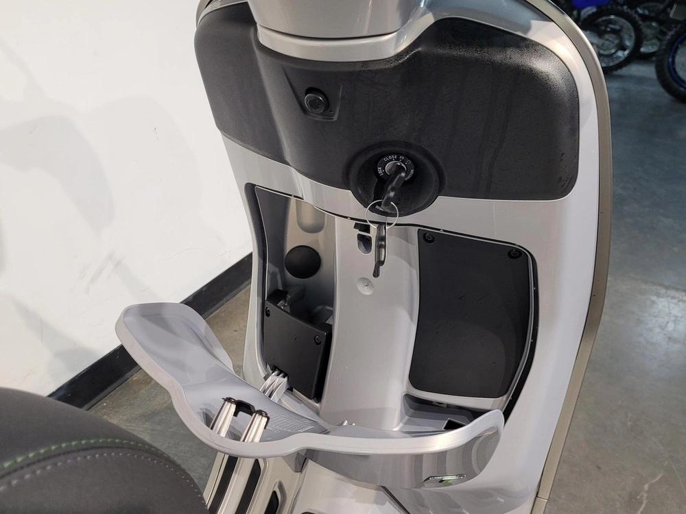 Vespa Primavera 50 Tech *0.99% / 36 Mois💳 2025 alt