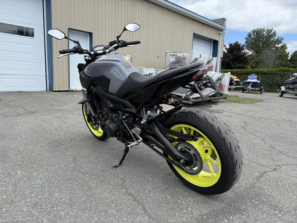 Yamaha Fz 09 (39$ Par Semaine Tx In) 2017 alt