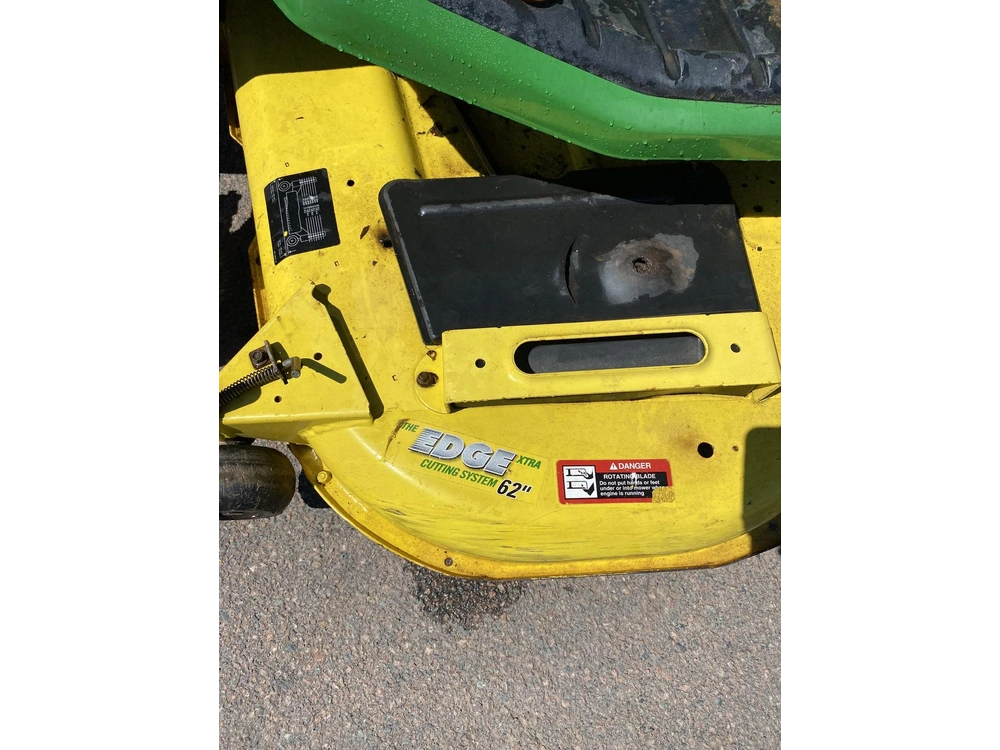 2011 John Deere X748 alt
