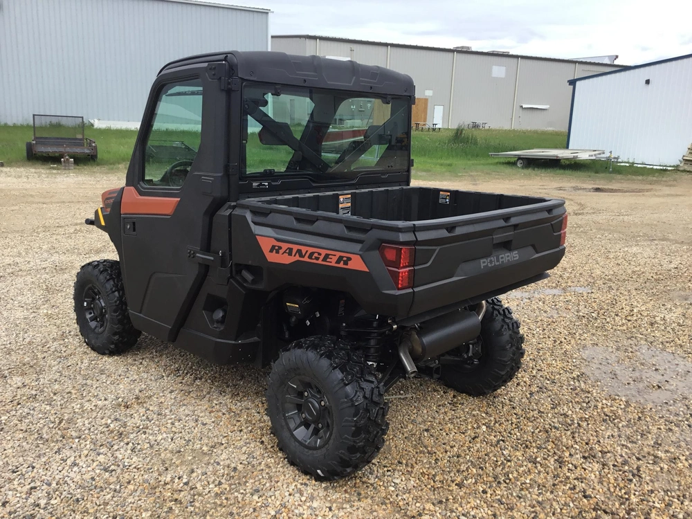 2026 Polaris Ranger 1000 Premium Cabbed Ranger alt