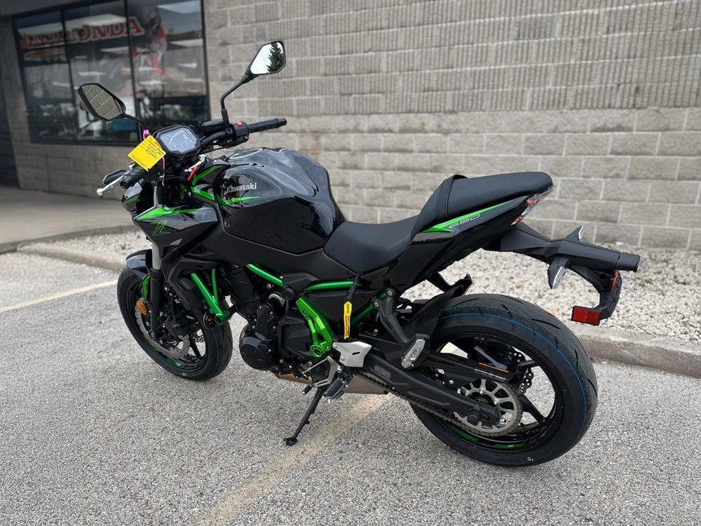2025 Kawasaki Z650 Abs alt