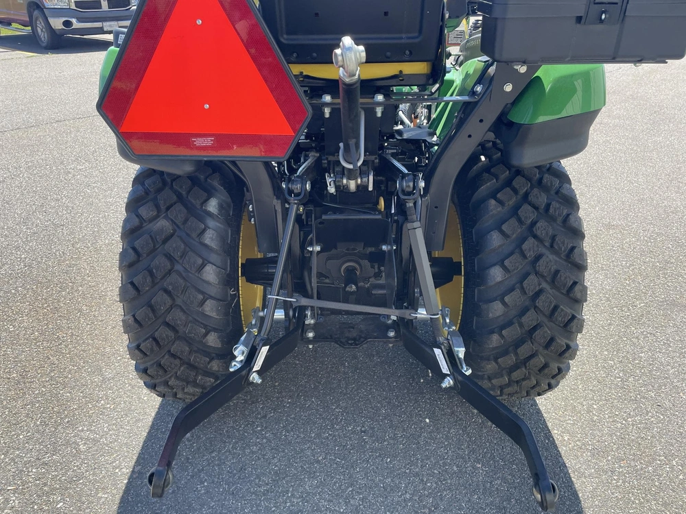 2026 John Deere 2025r alt