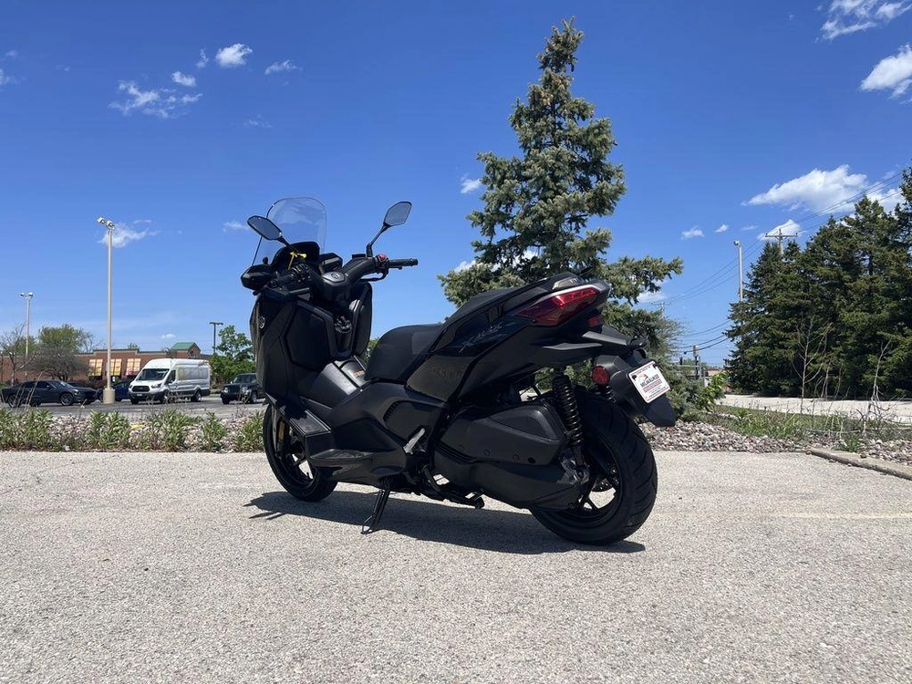 2026 Yamaha Xmax alt