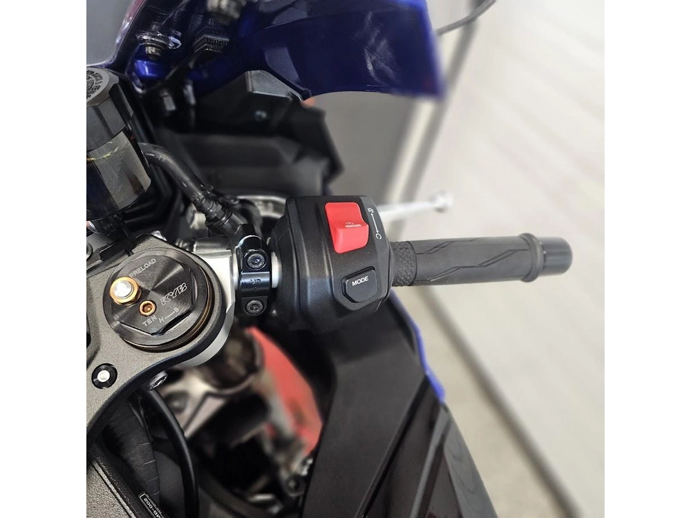 2026 Yamaha Yzf R9 alt