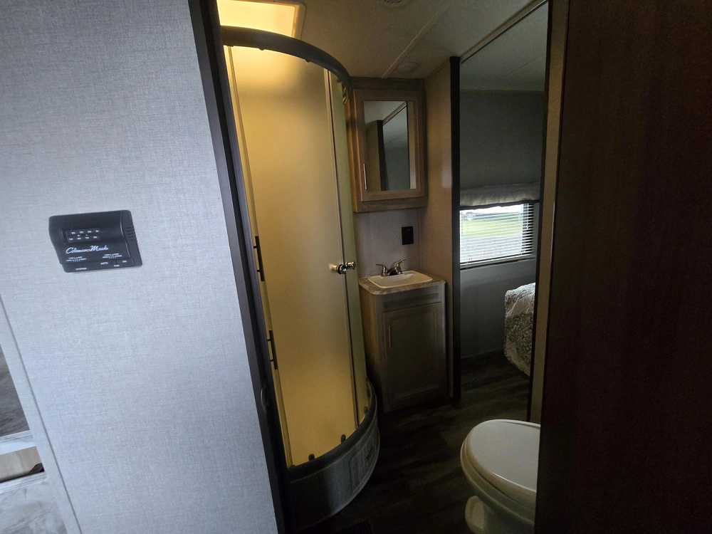Coachmen Catalina 313dbdsle 2020 alt