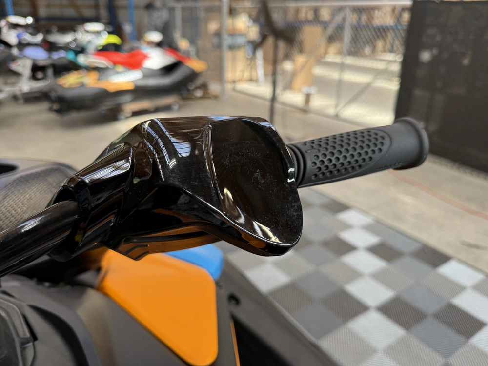 2026 Sea-doo Pwc Spark Trixx 90 Aud Be 3up Ibr 26 alt