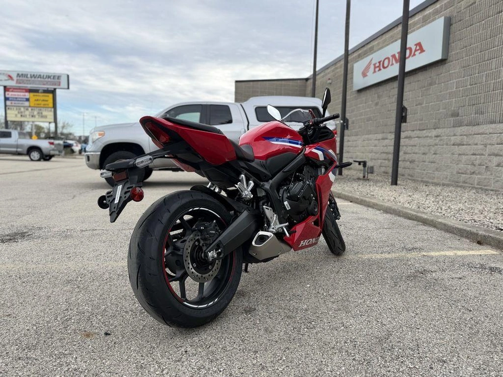 2026 Honda Cbr650r E-clutch alt