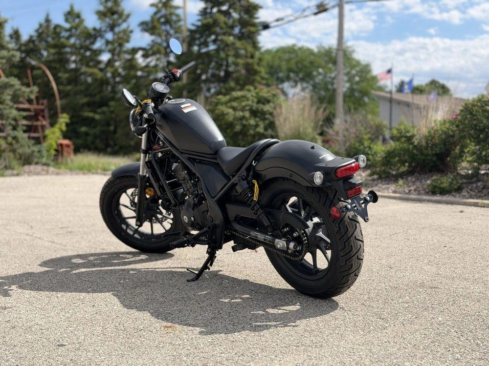 2026 Honda Rebel 300 E-clutch alt